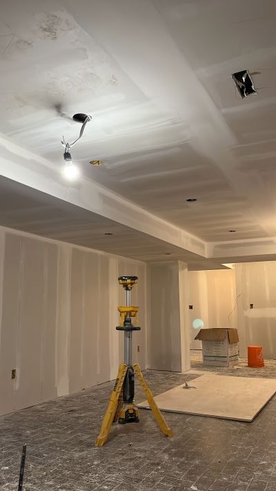 Smoothly finished drywall with a seamless surface